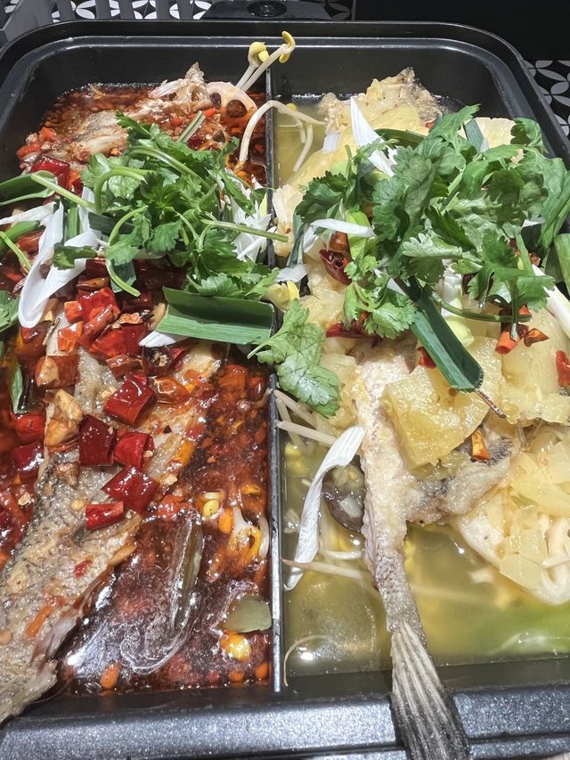 尖沙咀海景chill住食酸菜魚