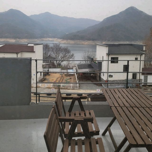 두근두근여름휴가 충주호를 보면서 여유있는 휴식을 즐길 수 있는 호반으로여행 펜션