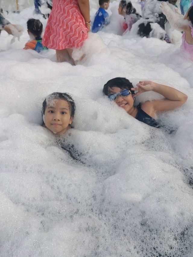 ที่พักมีสวนน้ำสุดฟิน หาของกินได้ถูกใจ @ พัทยา