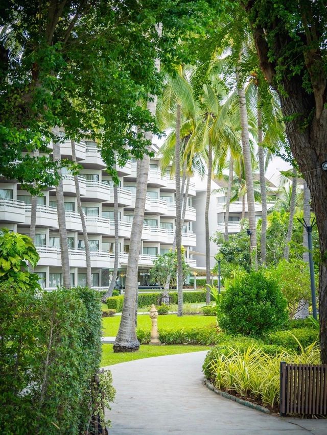 The Regent Cha Am Beach Resort 🌿