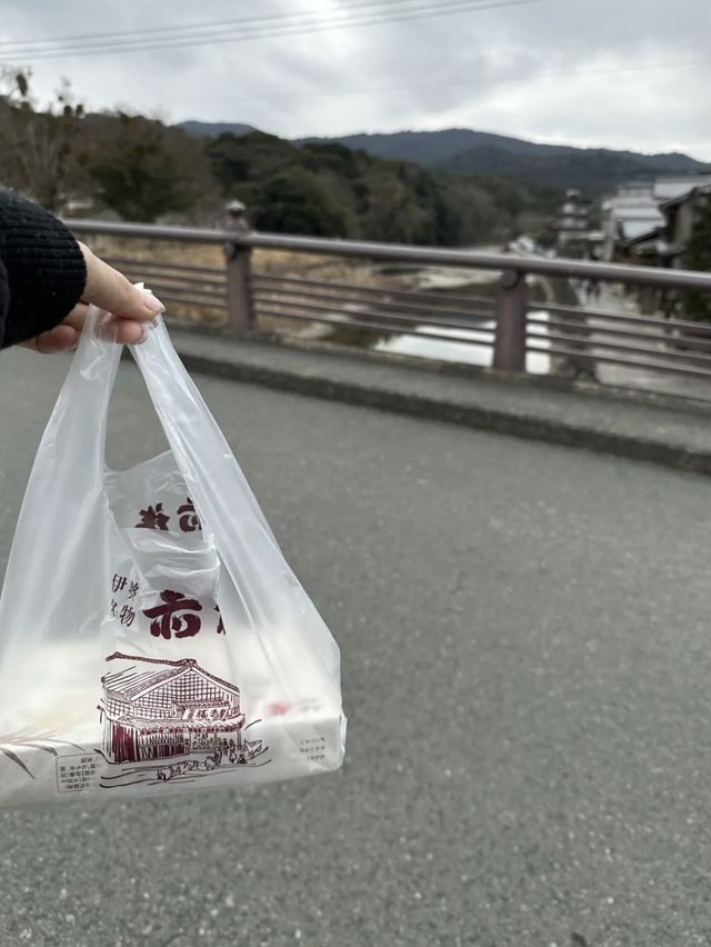 🇯🇵伊勢観光 おかげ横丁たべ歩き✨赤福本店 