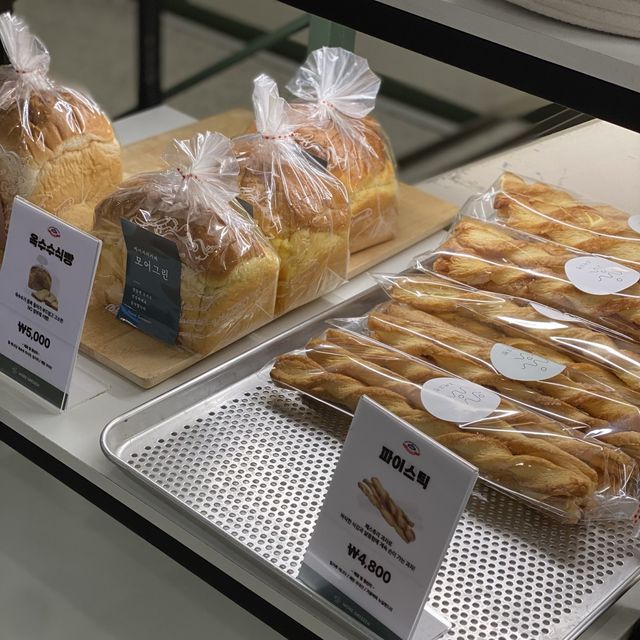 경기도 양주 장흥 소금빵 맛집 카페 모어그린