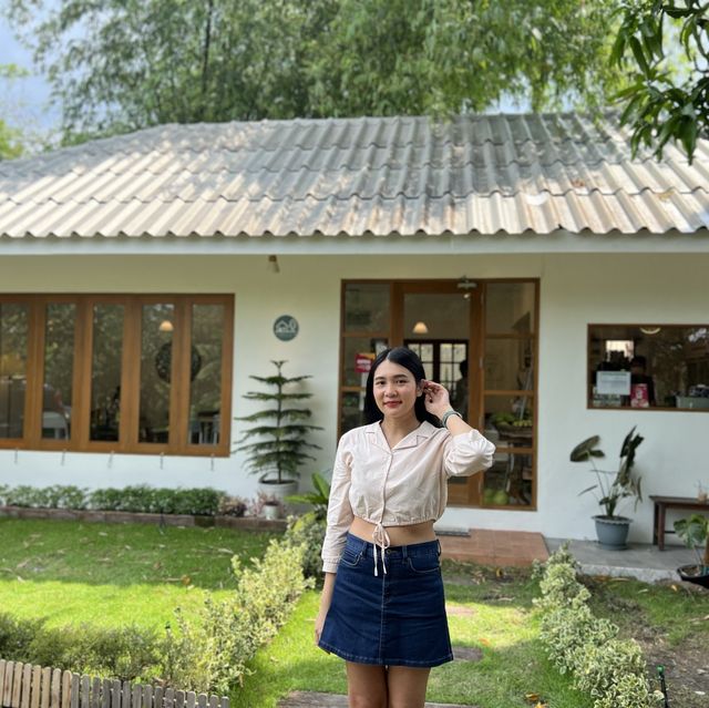 คาเฟ่สไตล์มินิมอลที่ "บ้านมีสวน" คาเฟ่
