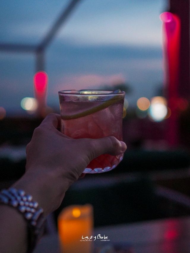 Bendito ✨🥂 รูฟท็อปบาร์ที่น้องหมาเข้าได้ 🐕