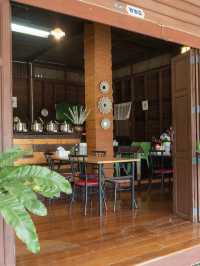 หนีแมวไป "ร้านอาหารเรือนคุณนาย" 