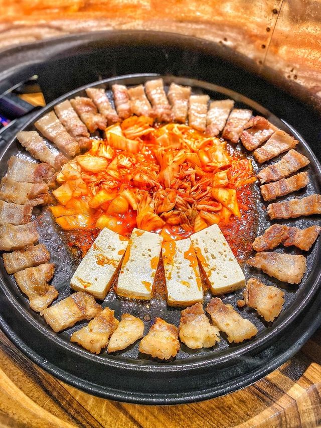 【大阪韓国料理 】美味しくて映える‼️サムギョプサル専門店🐷