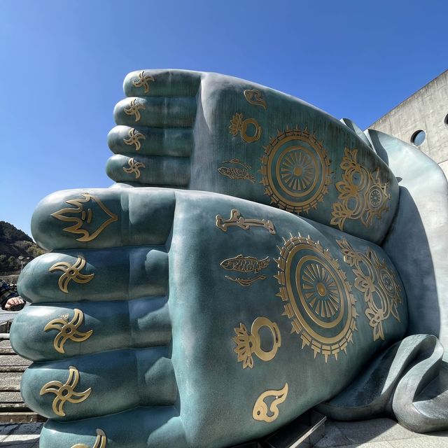 寝転んでる大仏/足に触れる！！