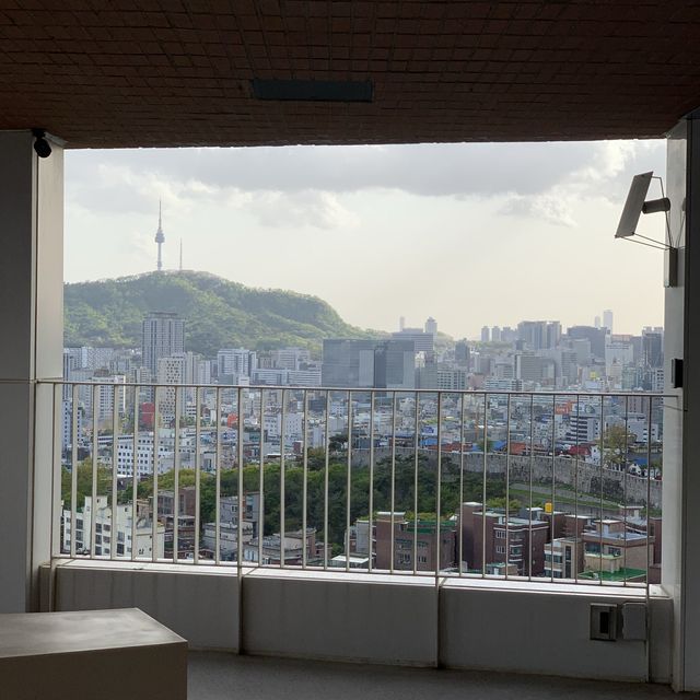 남산타워 뷰를 볼 수 있는 테르트르 카페