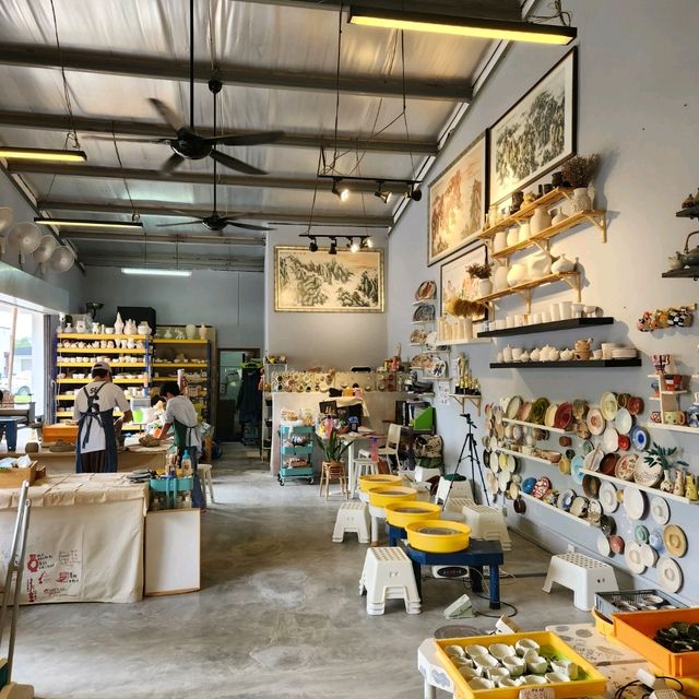 Discovering a hidden pottery studio in JB