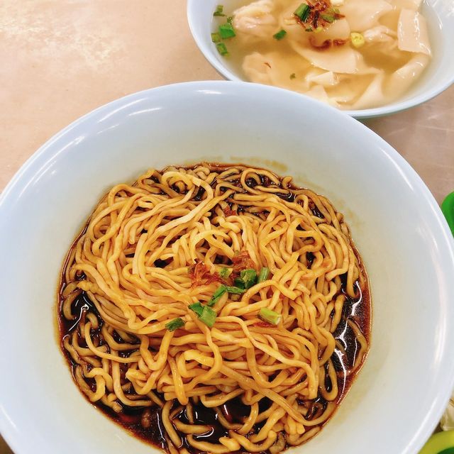 沙巴🇲🇾馬來西亞😋必吃的叻沙麵📍怡豐茶室Yee Fung Laksa Laksa Yee Fung