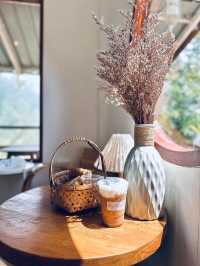 Hug Kapong Cafe - คาเฟ่กะปง