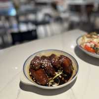 🌟 招牌生煎肉餅飯 • 品嚐港式風味 🌟 