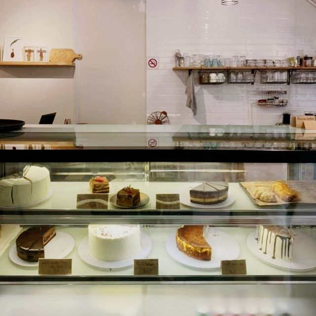 10 Studio Cafe