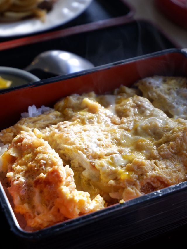 日本餐廳篇，十和田湖畔休屋吃滑蛋豬扒丼