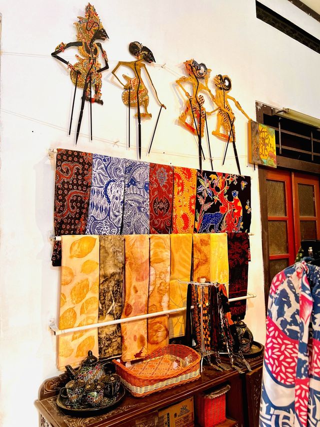 Must Visit: Kampung Batik Gedong Semarang👹
