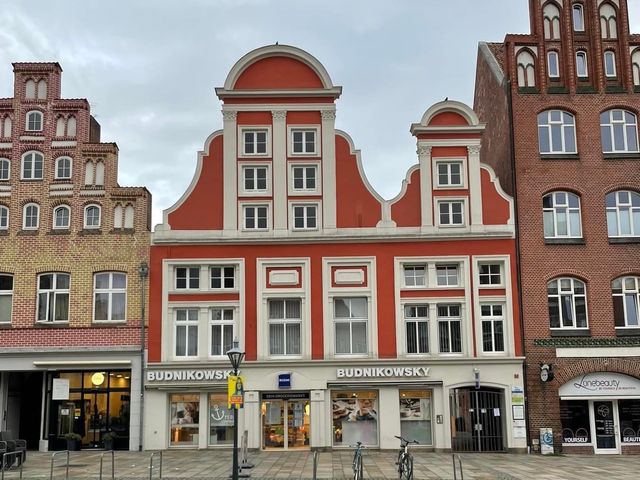 Walking through its well-preserved streets