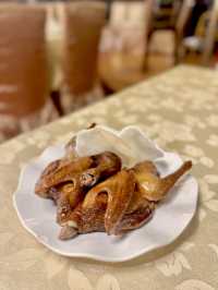 老店懷舊風味：必食乳鴿、雞粥、炒牛河