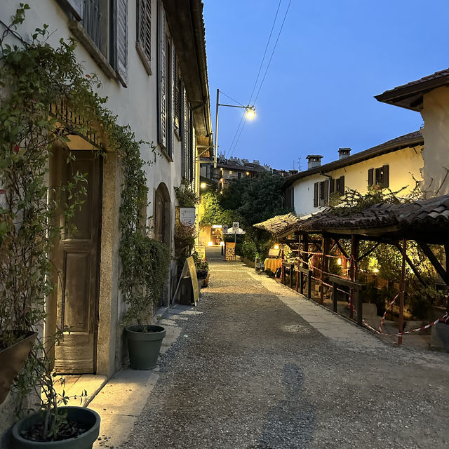 Lively atmosphere in the Naviglio Grande