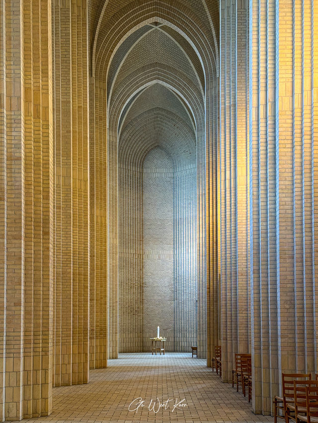 Grundtvig’s Church… พาไปชมโบสถ์แนวเอ็กเพลสชันนิสชื่