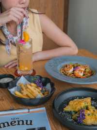 So Into by Takarkad Cafe 🍸🌿