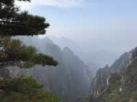 Huangshan. A Kingdom In The Cloud