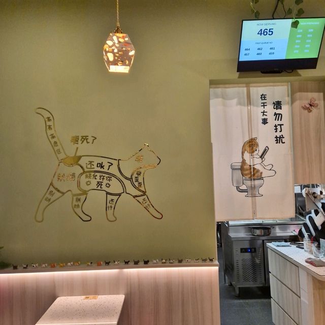 Cute Cat Themed Dessert Cafe 😺
