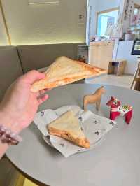 自家烘焙糕點加優質早餐