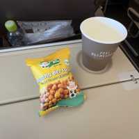 6時間飛行の中、食べすぎ問題✈︎