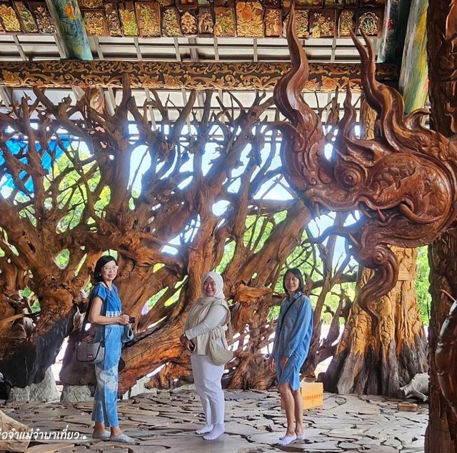 วัดเขาถ้ำประทุน ชมโบสถ์รากไม้ หนึ่งเดียวในไทย