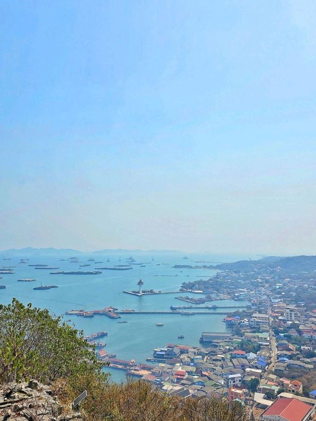 มณฑป รอยพระพุทธบาท เกาะสีชัง 