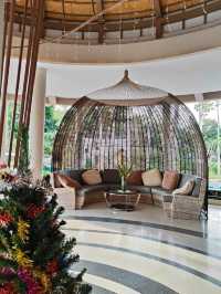 แอทไรซ์ รีสอร์ทสระว่ายน้ำสวยท่ามกลางธรรมชาติ