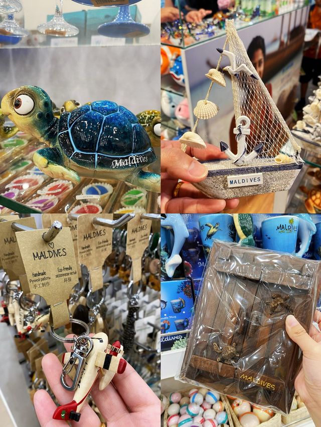 Souvenir time in Malé Airport before you leave ✈️