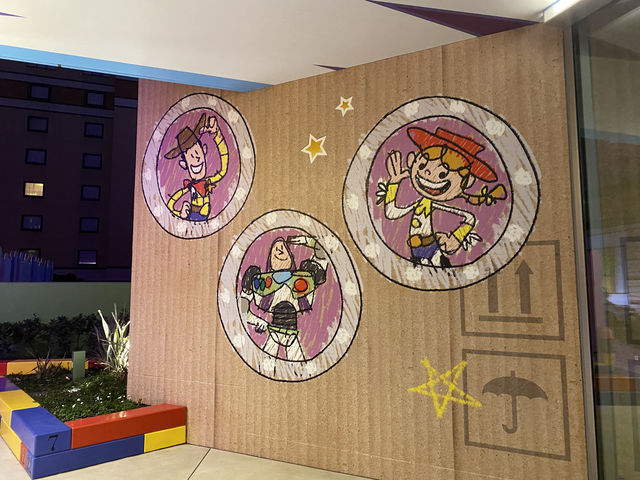 細節滿滿！大人小孩都瘋掉的東京迪士尼玩具總動員飯店