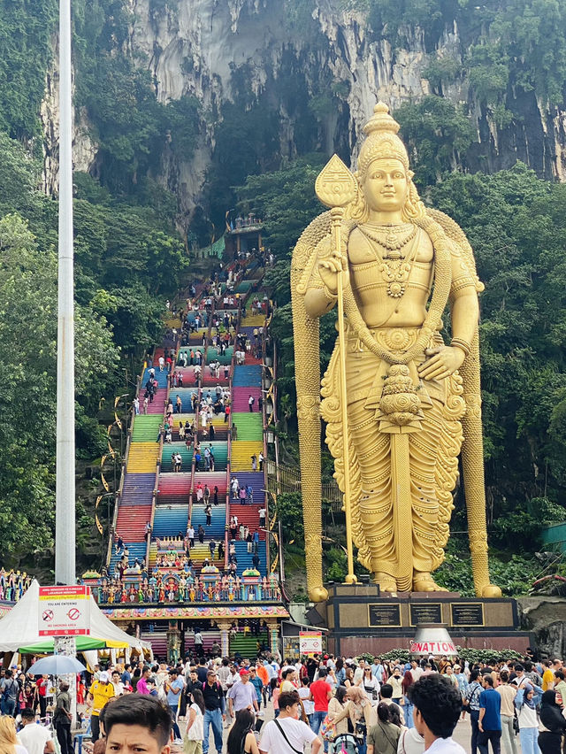 The Hindu Temple inside Batu Caves 🇲🇾🗻