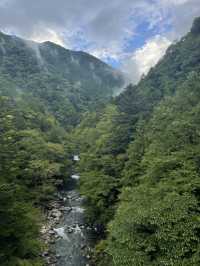 岐阜　絶景✨エメラルドグリーンの川🏞️