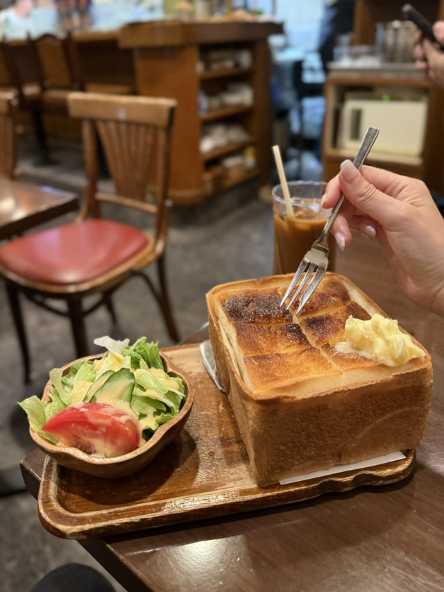 名物のドデカトーストが絶品！地元民に愛され創業40年