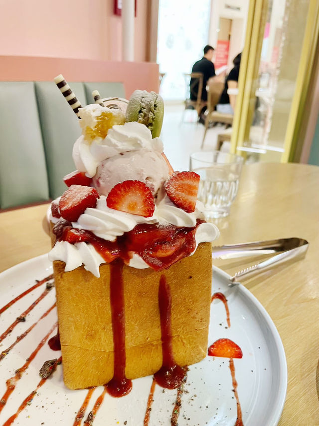 【香港🇭🇰 尖沙咀】ハニートーストが人気🥰オシャレカフェ