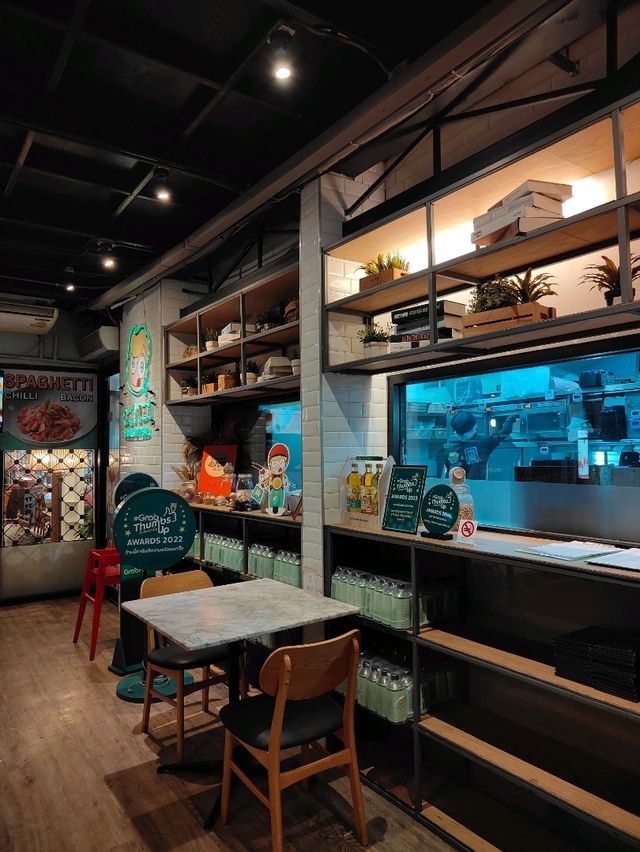 ร้านฮังกรีเนิร์ด สเต็ก แอนด์ พาสต้า ราชเทวี