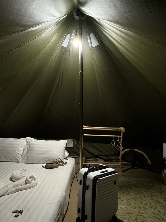 ที่พัก Glamping มี Cafe ริมลำธารซ่อนอยู่ที่บางแสน