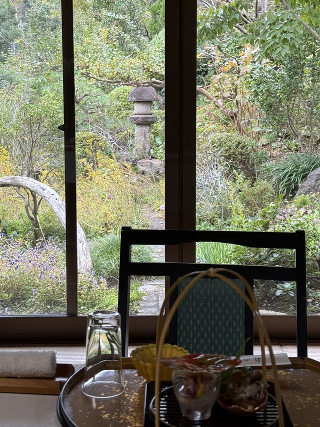 山のなかにポツン！贅沢ランチができるお店
