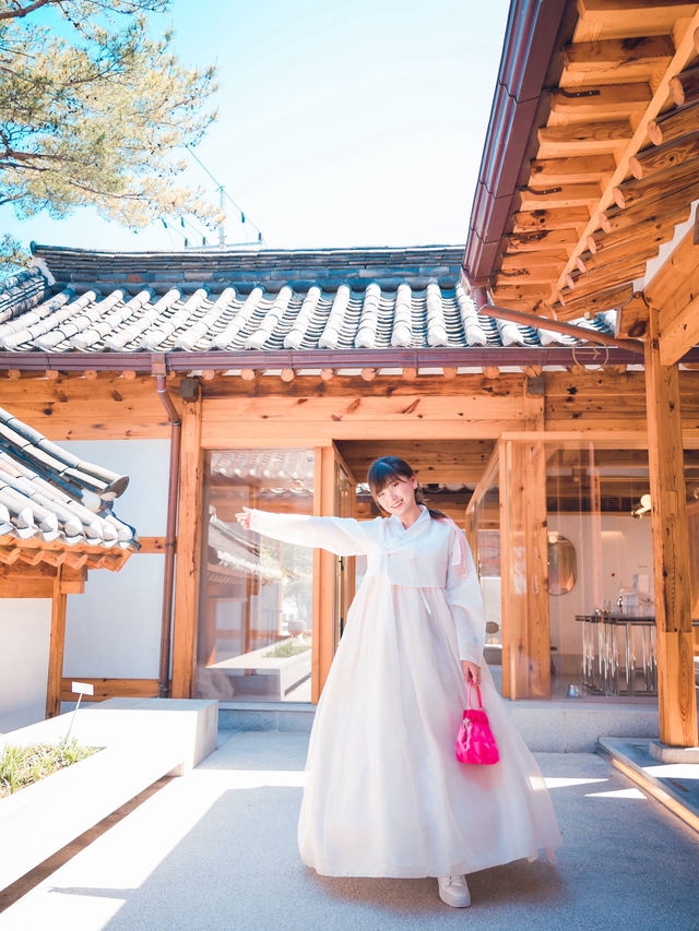 เที่ยวโซล ใส่ชุดฮันบกเดินเล่นรอบพระราชวังเก่า