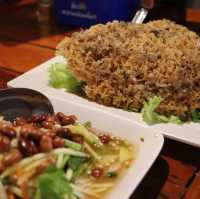 บ้านริมน้ำ