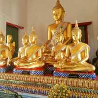 เที่ยววัดหนังราชวรวิหาร สักการะหลวงปู่เอี่ยม