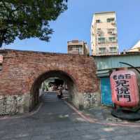 走訪台南殘存的古城門與文創街區：兌悅門&信義街