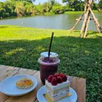 ร้านคาเฟ่ มัลเบอร์รี่ เมลโล่ กาญจนบุรี