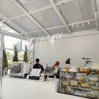 New day cafe bakery space 