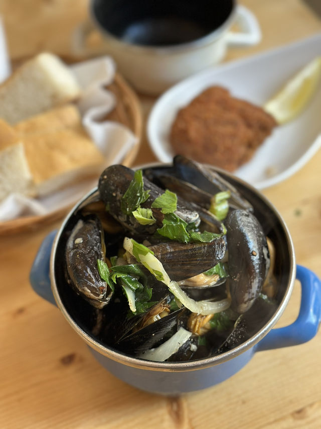The tastiest prawn croquettes and mussels in Belgium, at just €21!