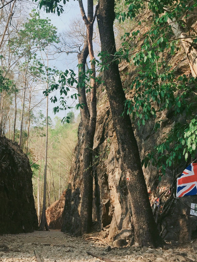 ชวนมาชิลล์กับทริปพักผ่อนริมน้ำที่ กาญจบุรี