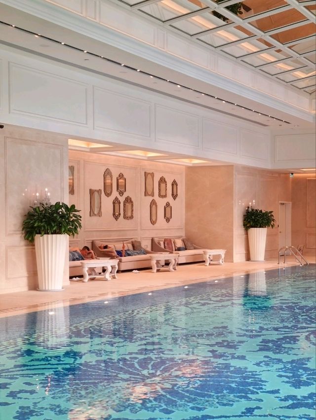 ❄️ 한겨울에도 우아하게! 그랜드 리스보아 팰리스 수영장 🏊‍♀️