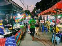 泰國董里當地著名的本地人夜市景點:Center Point Market，物美價廉，環境衛生乾淨